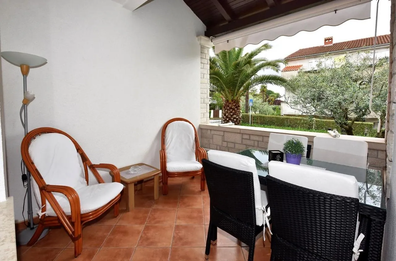 Apartments Lavizatic Πόρετς Κροατία