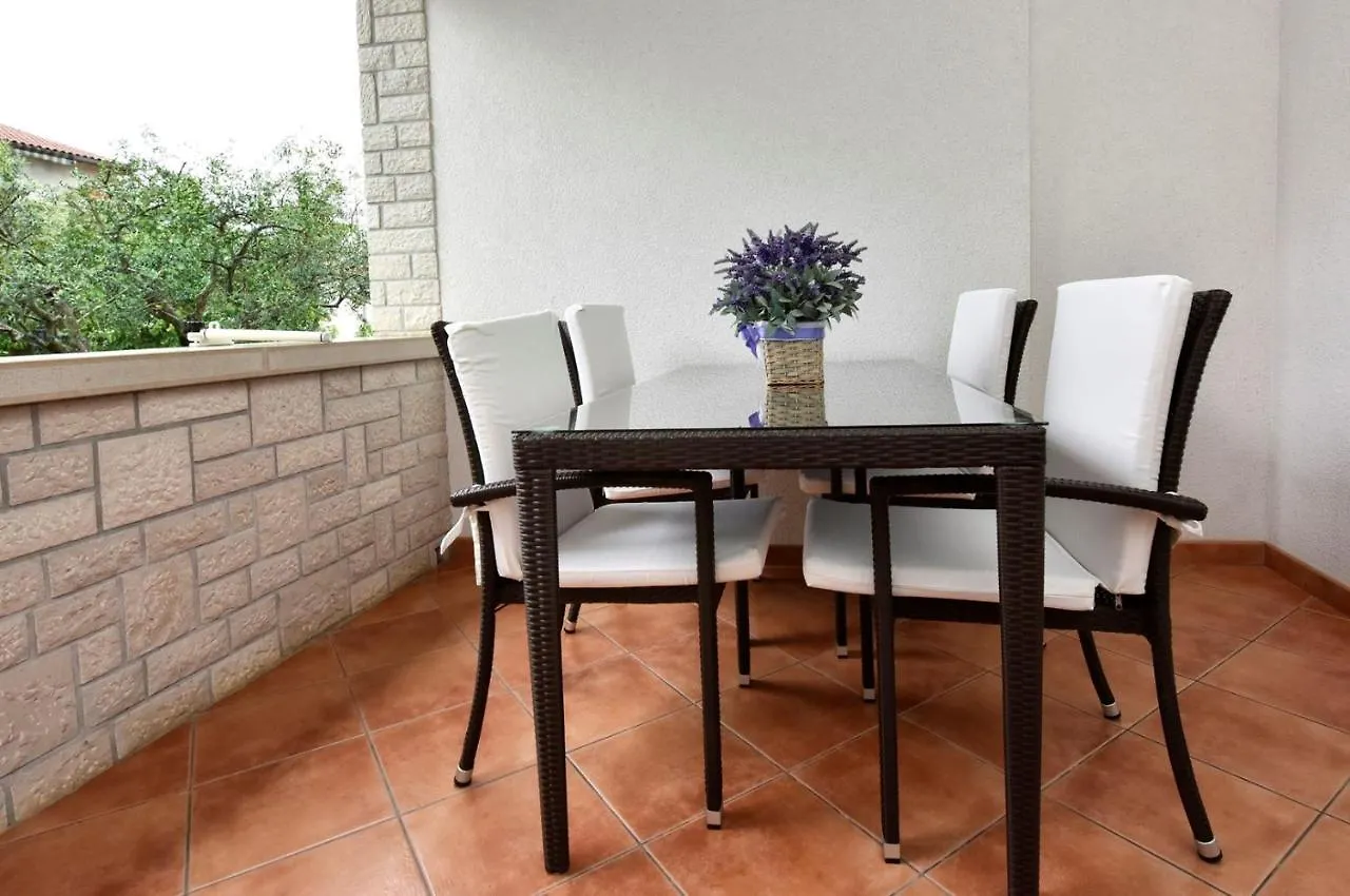 Πανσιόν Apartments Lavizatic Πόρετς
