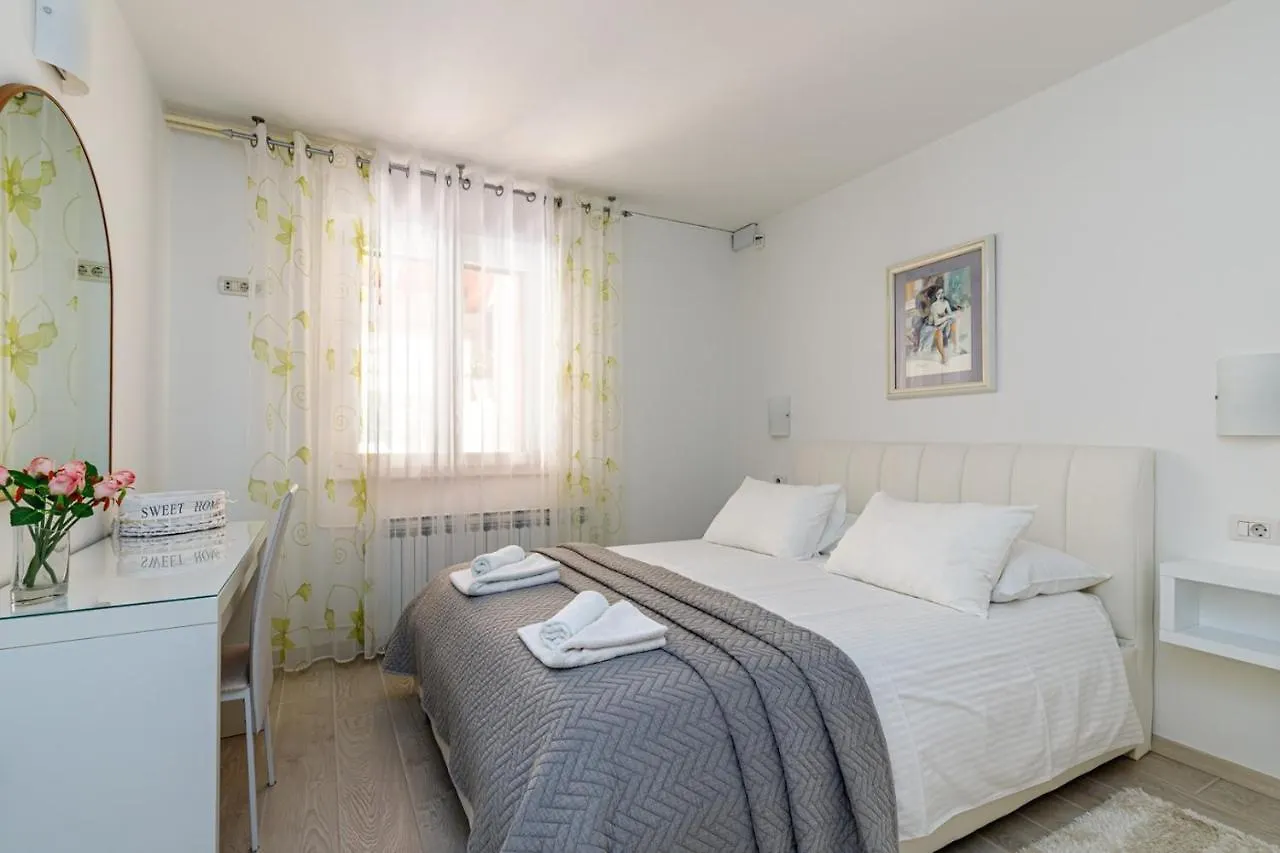Πανσιόν Apartments Lavizatic Πόρετς